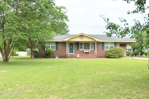 102 Church Rd, Riegelwood, NC 28456