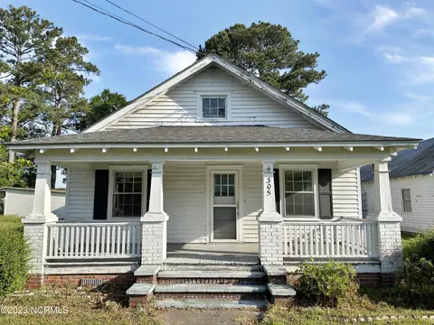 305 Main St, Winfall, NC 27985