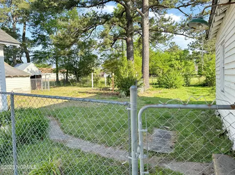 305 Main St, Winfall, NC 27985 photo 5