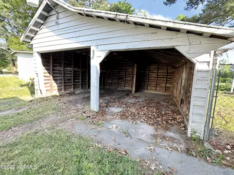 305 Main St, Winfall, NC 27985 photo 8