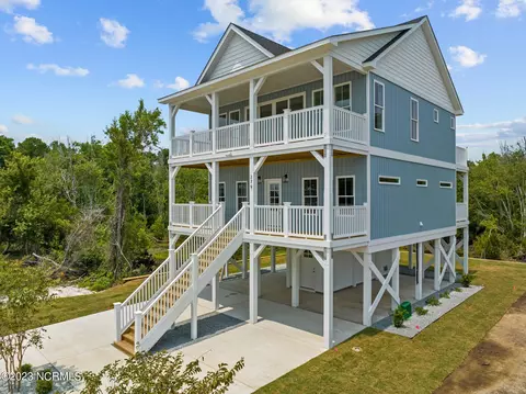 279 Little Kinston Rd, Surf City, NC 28445