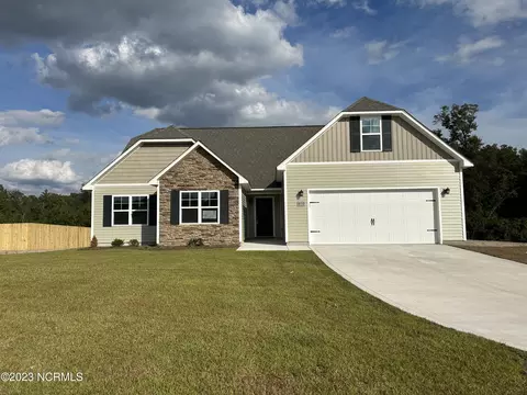 610 Riggs Rd, Hubert, NC 28539 photo 1
