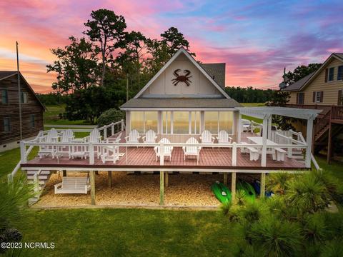 1803 Bayview Rd, Bath, NC 27808