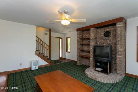 209 Devonshire Ave W, West End, NC 27376 photo 6