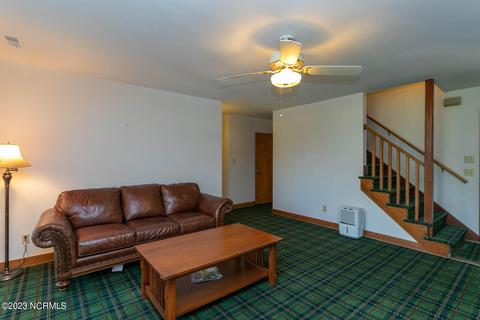 209 Devonshire Ave W, West End, NC 27376 photo 5