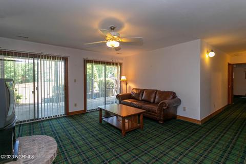209 Devonshire Ave W, West End, NC 27376 photo 4