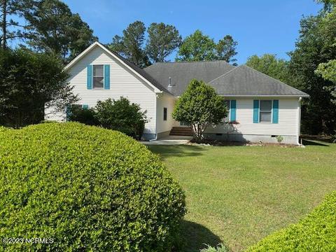 305 Shearwater Dr, Hampstead, NC 28443