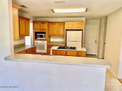 305 Shearwater Dr, Hampstead, NC 28443 photo 17
