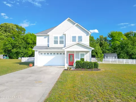409 Hayfield St, Elizabethtown, NC 28337