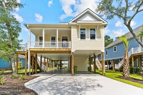 325 NE 43rd St, Oak Island, NC 28465