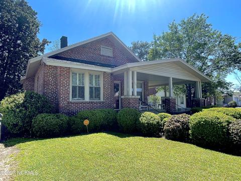 120 E Main St, Rose Hill, NC 28458