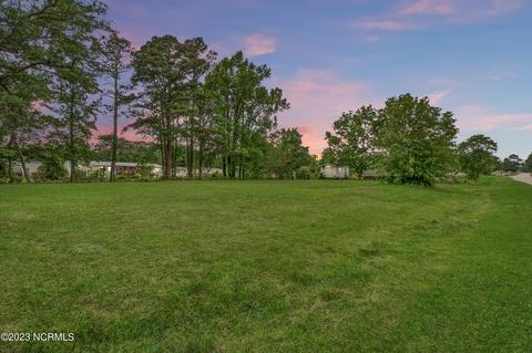 194 Gray Rd, Newport, NC 28570