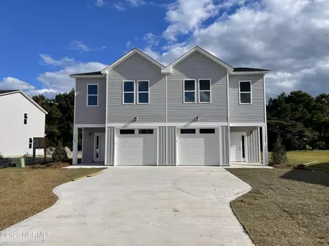 140 Pasture Ln #B, Peletier, NC 28584