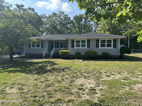 11260 Crawford St, Laurinburg, NC 28352
