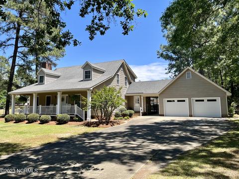 8121 Dornoch Cir, Laurinburg, NC 28352