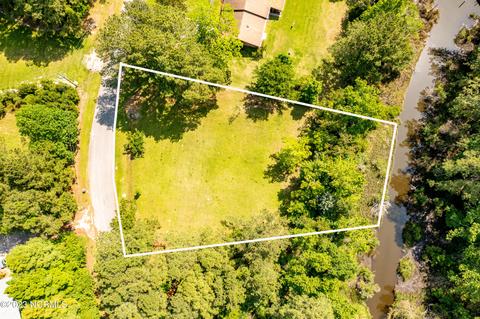 6004 Harbour Way, Oriental, NC 28571