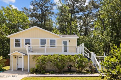298 Waterlily Rd, Coinjock, NC 27923