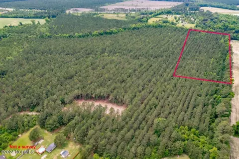 3 New Bern Highway, Maysville, NC 28555