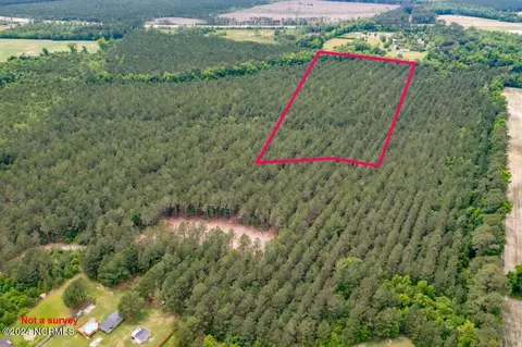4 New Bern Highway, Maysville, NC 28555