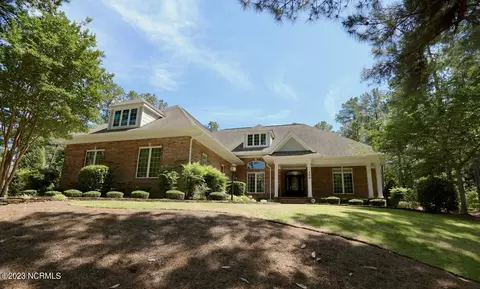 100 Stoneykirk Dr, Pinehurst, NC 28374