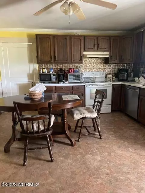 2137 Eric Sparrow Rd, Deep Run, NC 28525 photo 8