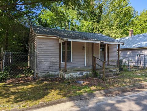 620 Viola St E, Wilson, NC 27893 photo 1