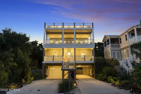 203 N Carolina Ave, Carolina Beach, NC 28428