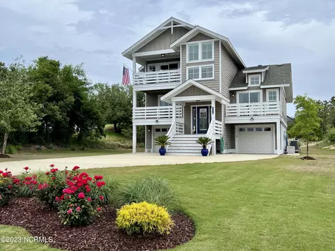 3515 Bay Dr, Kitty Hawk, NC 27949