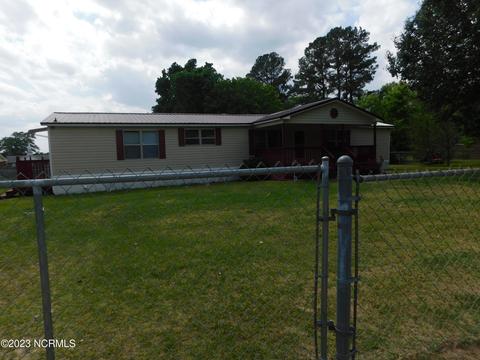 29 Sanford St, Lumberton, NC 28360