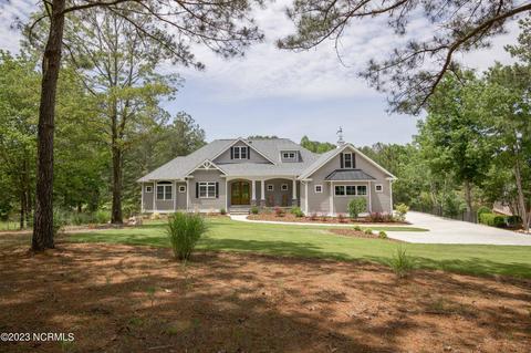 211 Beths Pt, West End, NC 27376