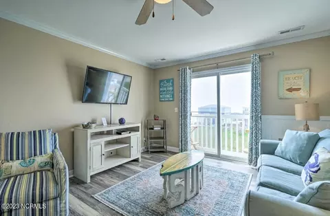 105 SE 58th St #1304, Oak Island, NC 28465