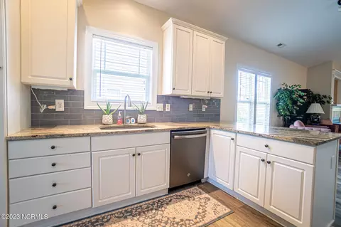 513 Azalea Dr, Hampstead, NC 28443 photo 12