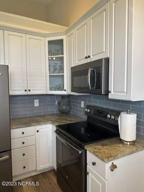 513 Azalea Dr, Hampstead, NC 28443 photo 9
