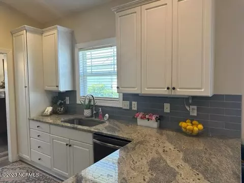 513 Azalea Dr, Hampstead, NC 28443 photo 10