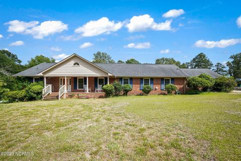102 Woodland Dr, Elizabethtown, NC 28337