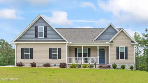 700 Hibiscus Ct, Hubert, NC 28539