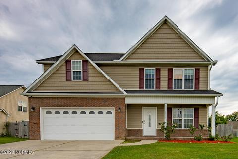 2910 Weathersby Dr, New Bern, NC 28562