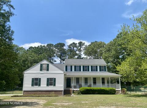 102 S Country Club Rd, Kenansville, NC 28349