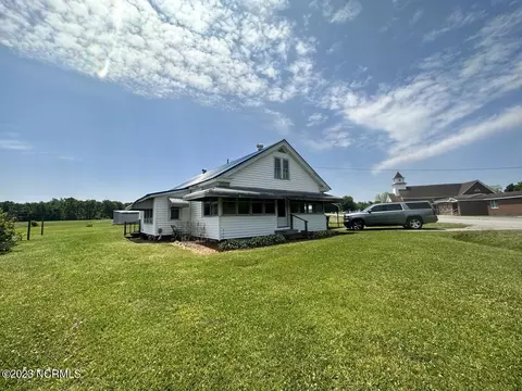 5140 Sound Side Rd, Columbia, NC 27925