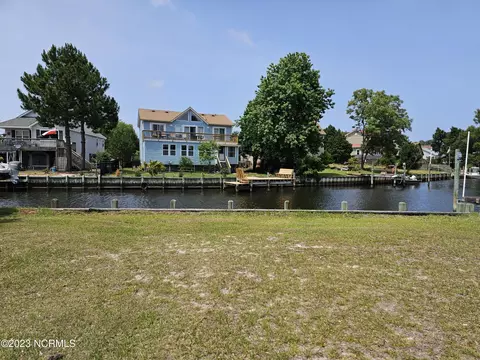 110 Sir Chandler Dr, Kill Devil Hills, NC 27948