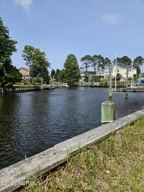 110 Sir Chandler Dr, Kill Devil Hills, NC 27948 photo 3
