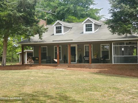21701 Bunch Rd, Laurel Hill, NC 28351