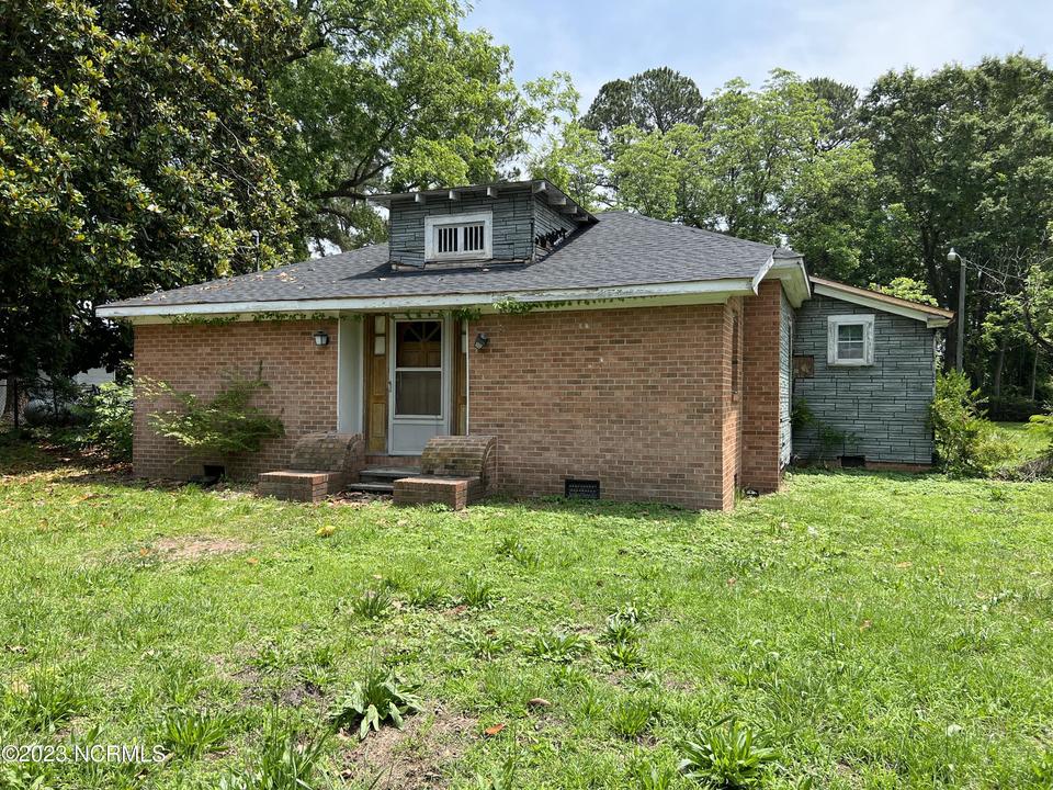 204 Branch St N, Elm City, NC 27822