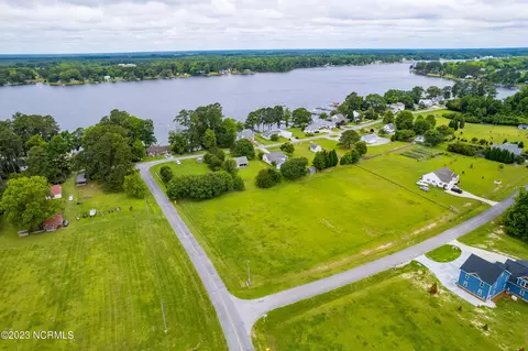 137165 S Teachs Trace Ln, Bath, NC 27808