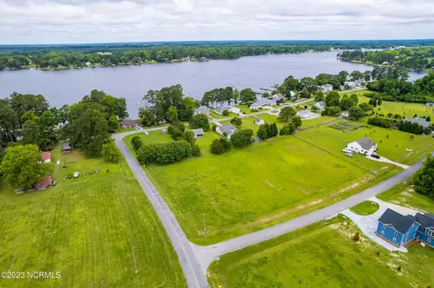 137165 S Teachs Trace Ln, Bath, NC 27808