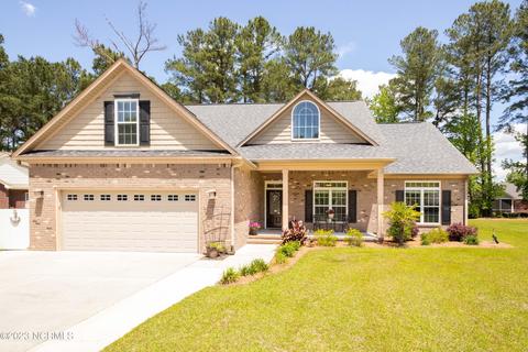 212 Neuchatel Ct, New Bern, NC 28562