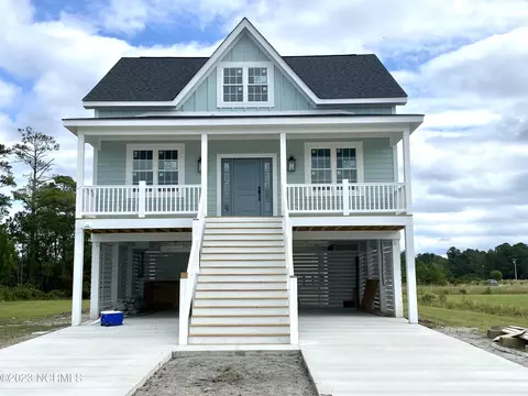 202 Gem Ct, Beaufort, NC 28516
