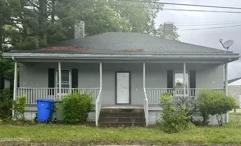 106 S 4th St, Pinetops, NC 27864