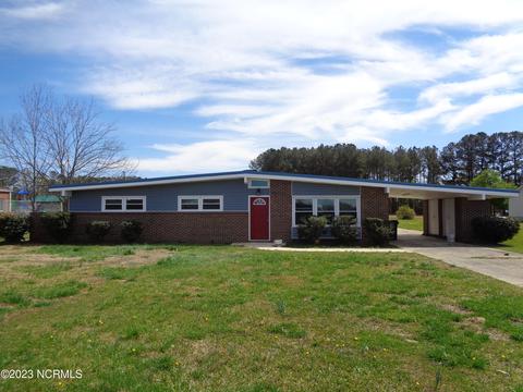 707 S Martin Luther King St, Rowland, NC 28383