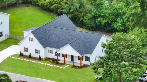 1005 Meridian Dr, Sneads Ferry, NC 28460